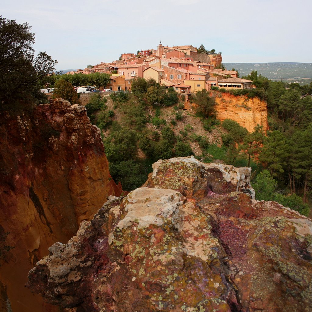 Roussillon-Provence by Pierre  Likissas