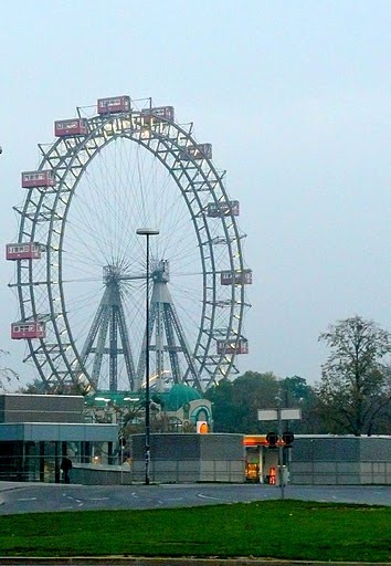 Prater večerní - Prater du soir by Zdenek Mario