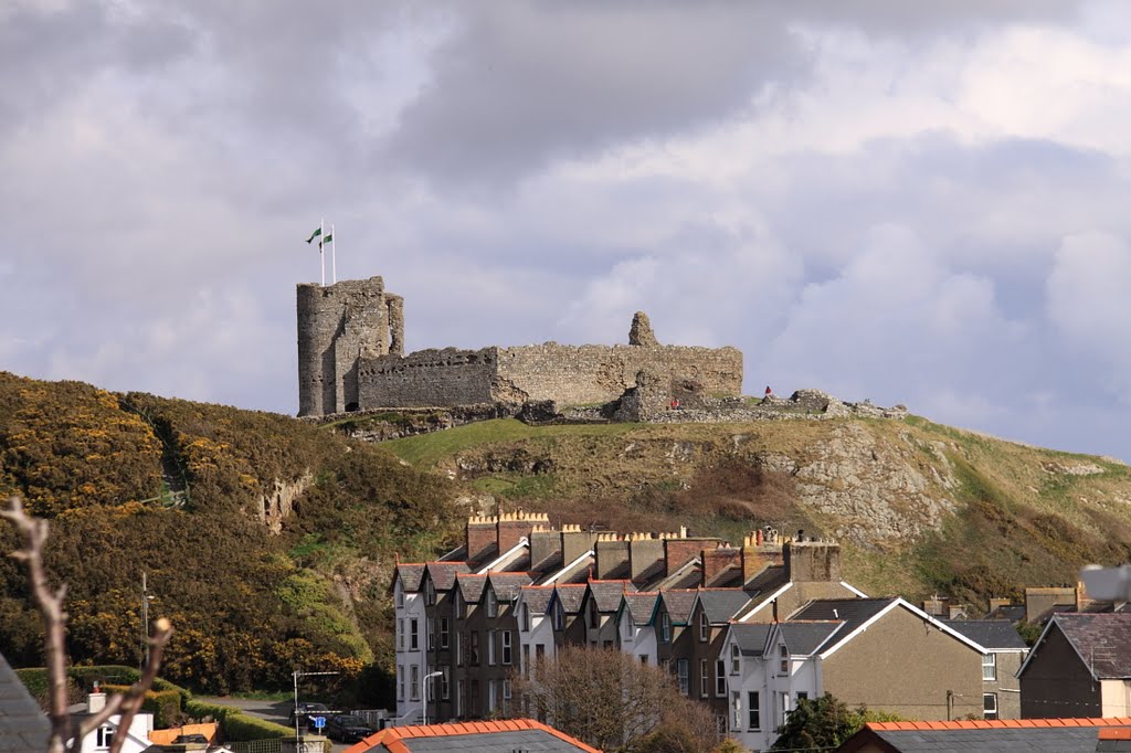 Criccieth Castle by Graham Turnbull