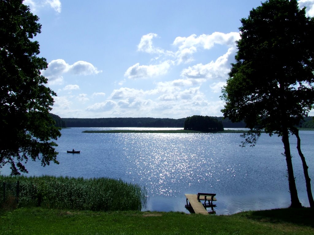 Nieslysz Lake 01 by Fiore Hencerbin