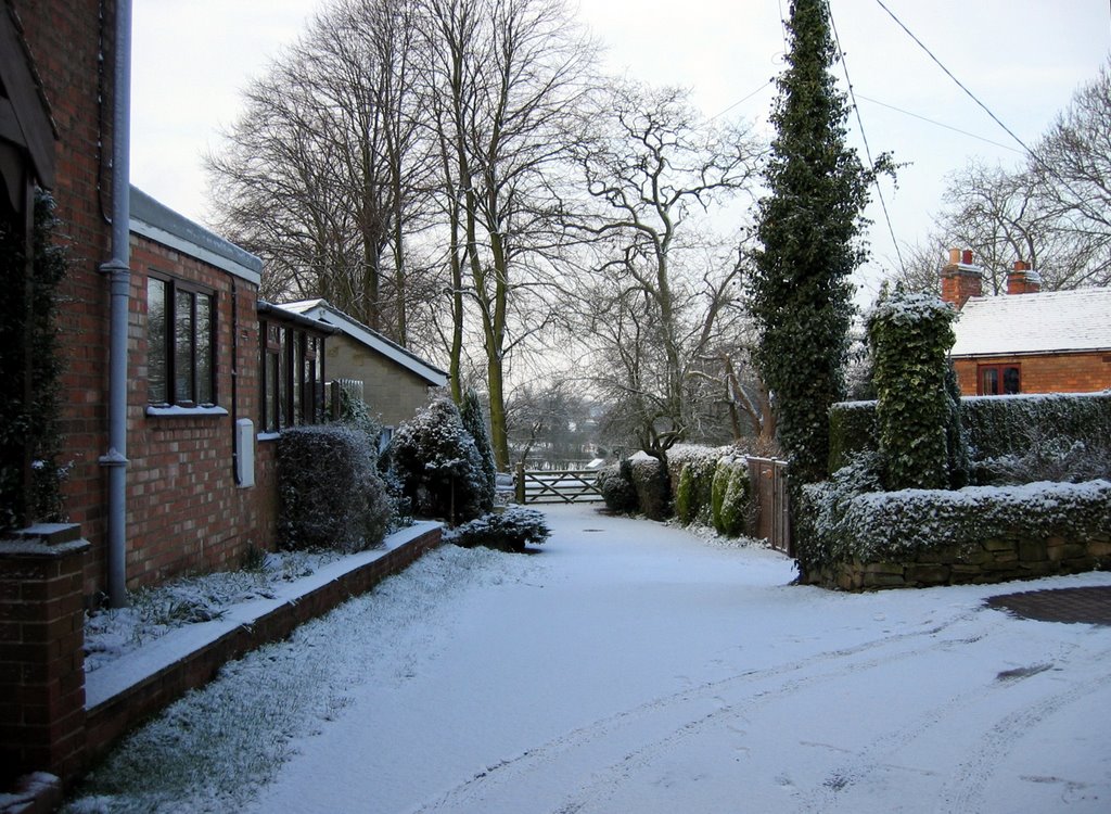 Tinderbox Lane, Burnaston (looking West) by Burnaston Phil