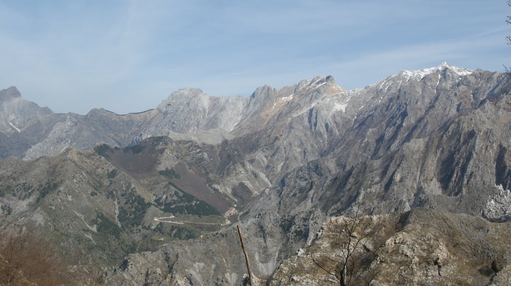 Alpi Apuane - Monti Sagro, Grondilice, Contrario, Cavallo, Tambura by Attilio Giacchè