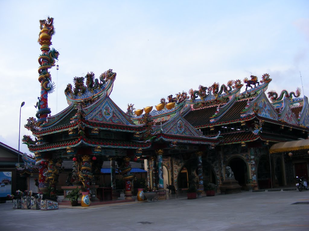 Chao Phor Lak Mueng Shrine by pr8ngkiet