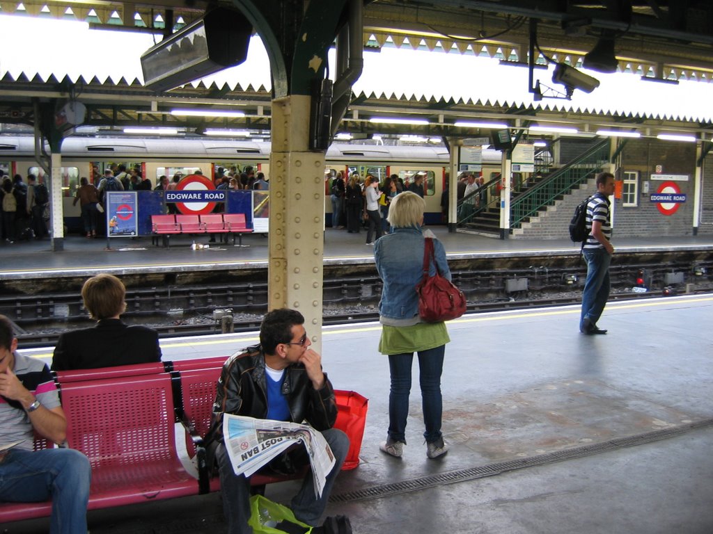 Edware Road underground station by Carlos Uriarte