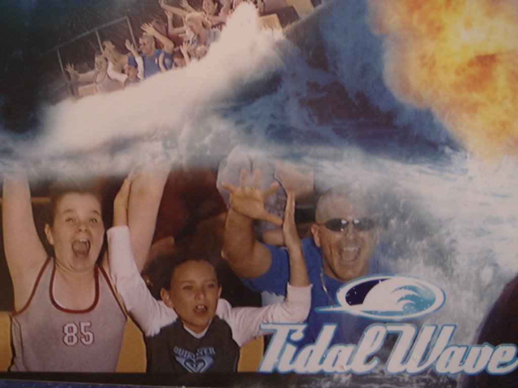 Paul tasia & kirsty on tidal wave, thorpe park by xxpaulo147xx