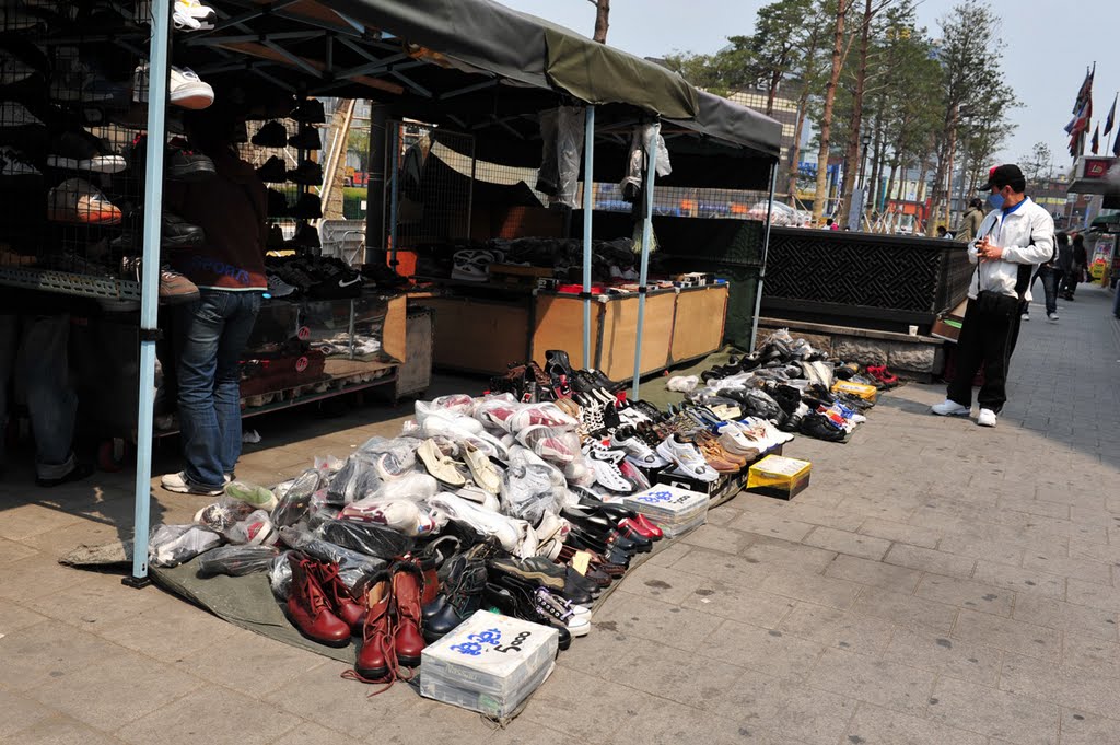 Selling Shoe at Dong Dae Mun Market, Seoul by JohnMuzi