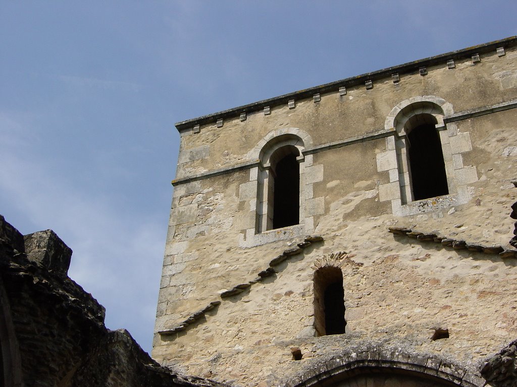 Eglise by Julien Dauvillier