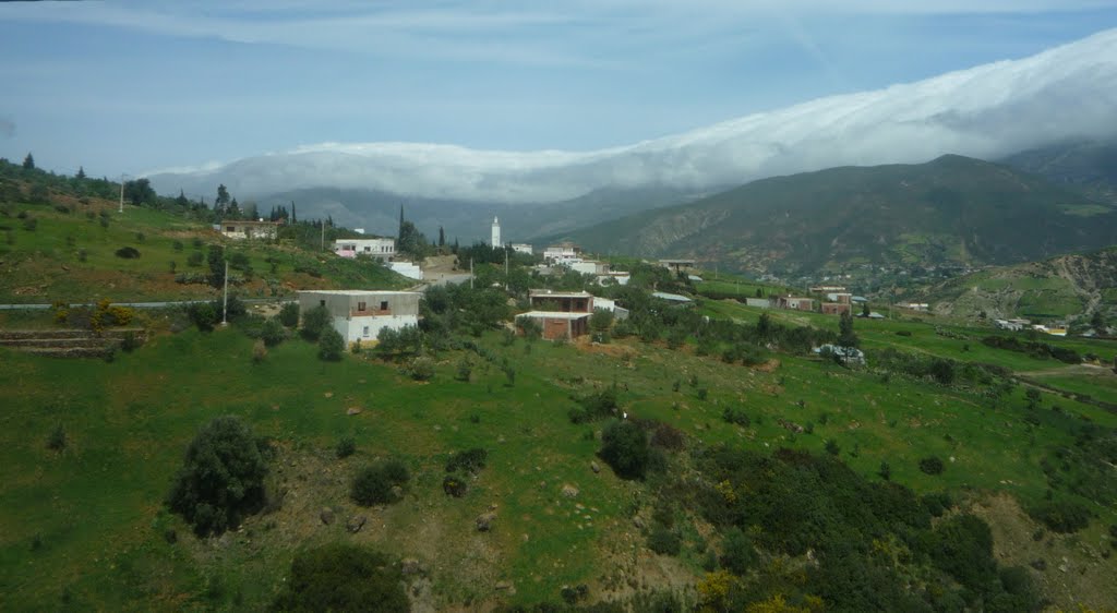 Nube entre Chefchaouen y Tetuán by Eulalia Rubio