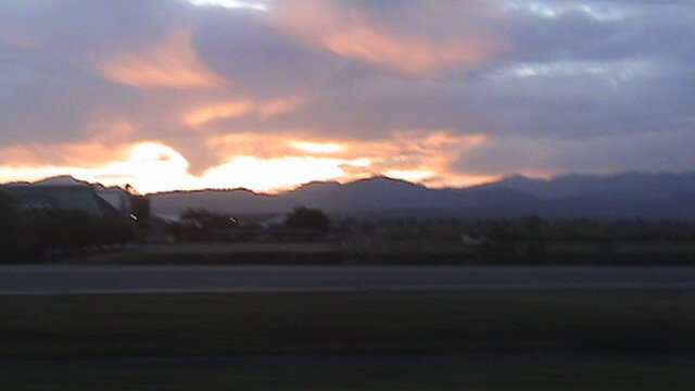 Atardecer desde la autopista Acarigua-Barquisimeto by Fernando Luis Vegas