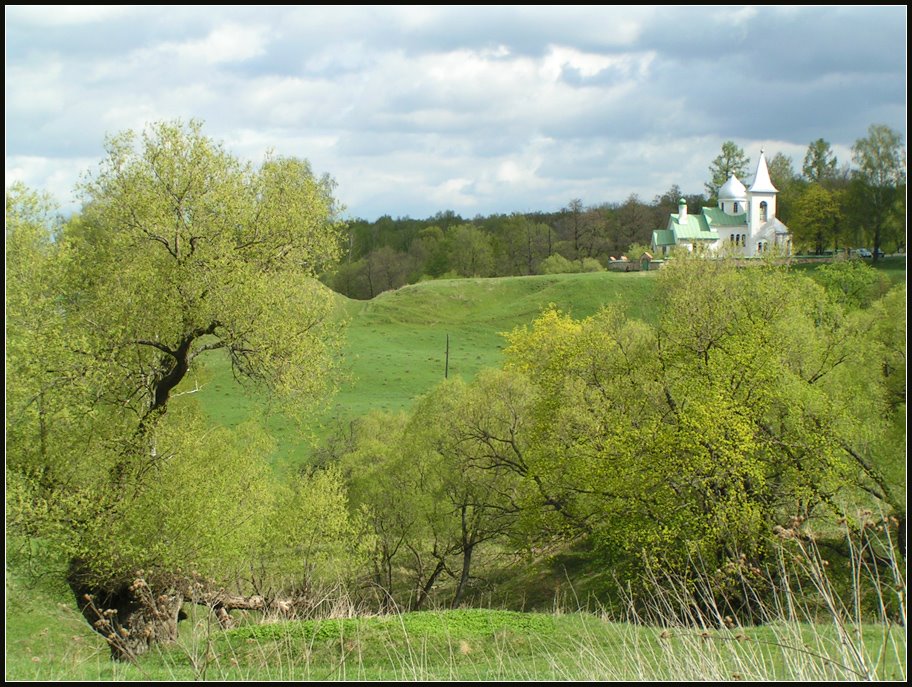 Church in village Bekhovo by planeta100