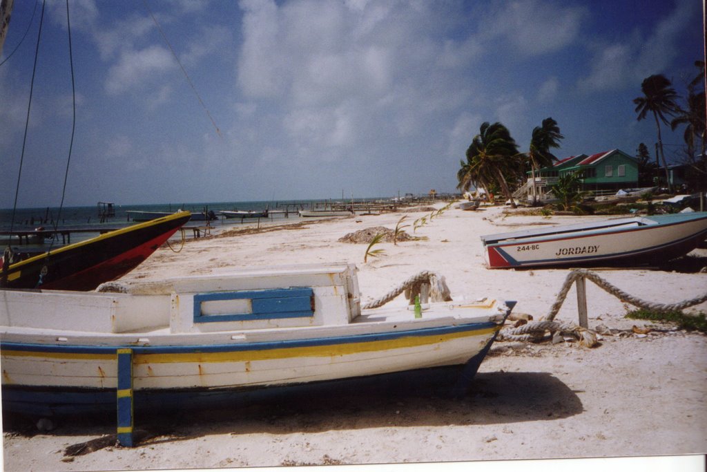 Caulker Caye by Niels de Koe