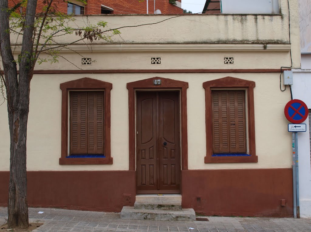 Carrer Montserrat de Casanovas 47 by Otto Hans