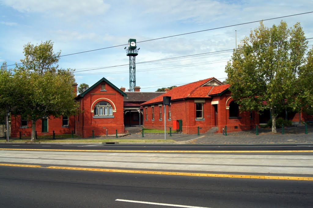 Kensington Community High School (2010). This is housed in the former Newmarket Saleyards Administration building. After the saleyards were closed in 1987, the building was refurbished and re-opened in 1989 by Muzza from McCrae