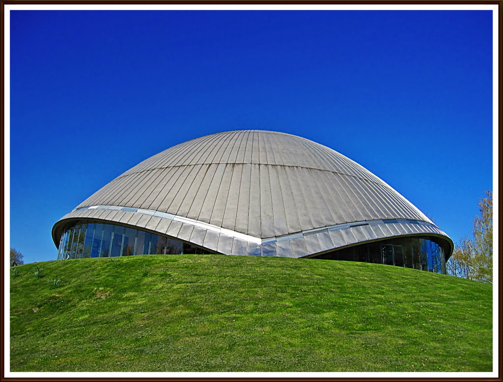 Planetarium Bochum by Neanderthaler