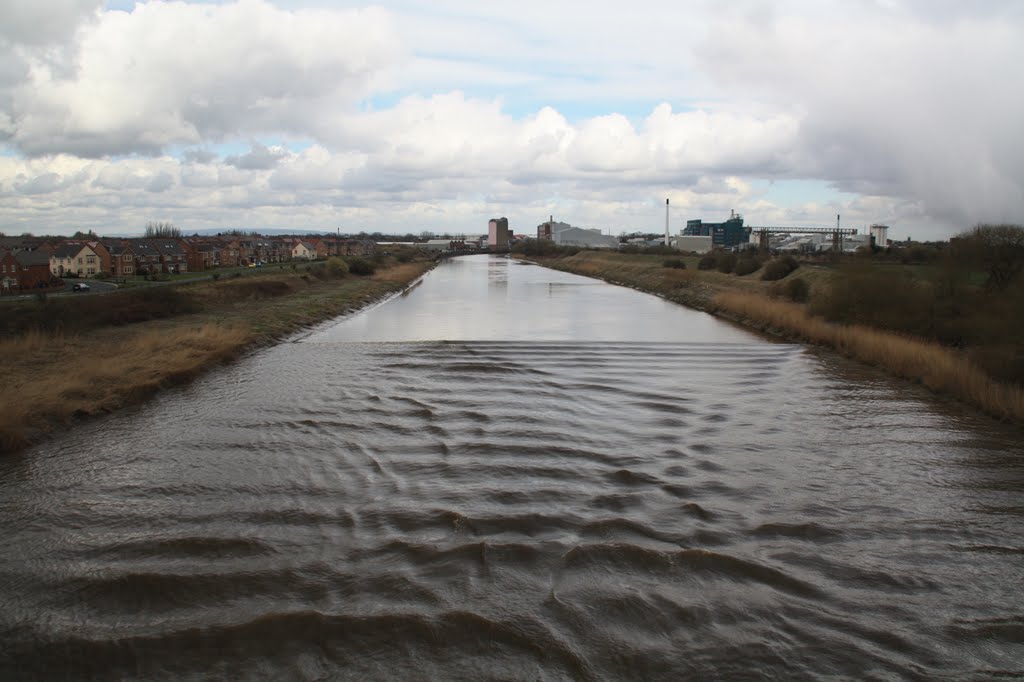 River Mersey Bore Heading away from Forrest Way by Kevin Booth