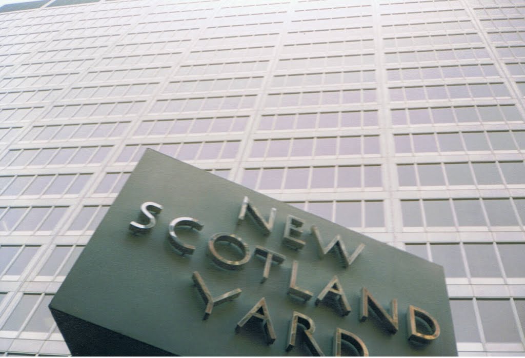 New Scotland Yard by Bimbo56