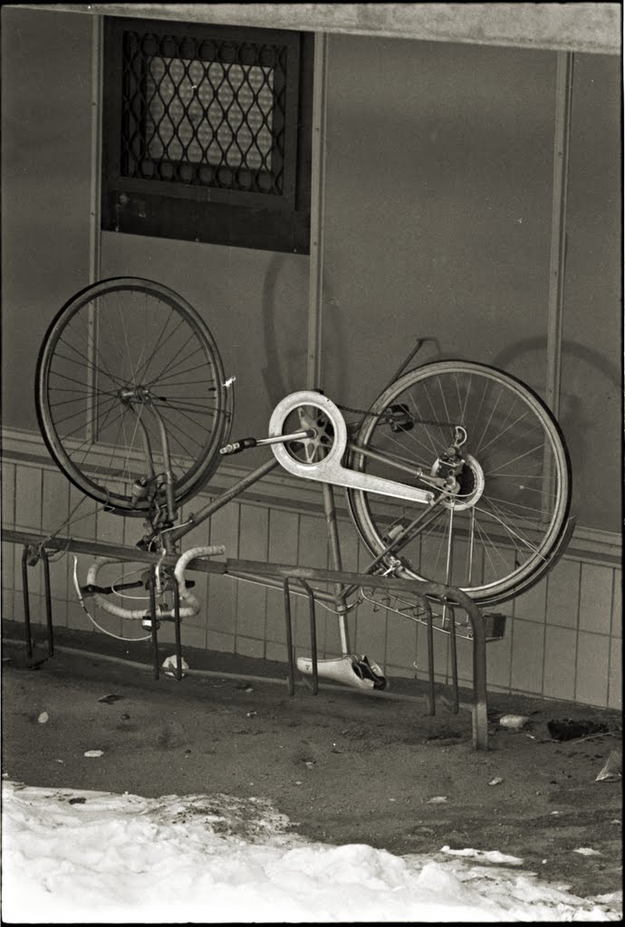 Bike waiting for springtime by Mårten Larsson