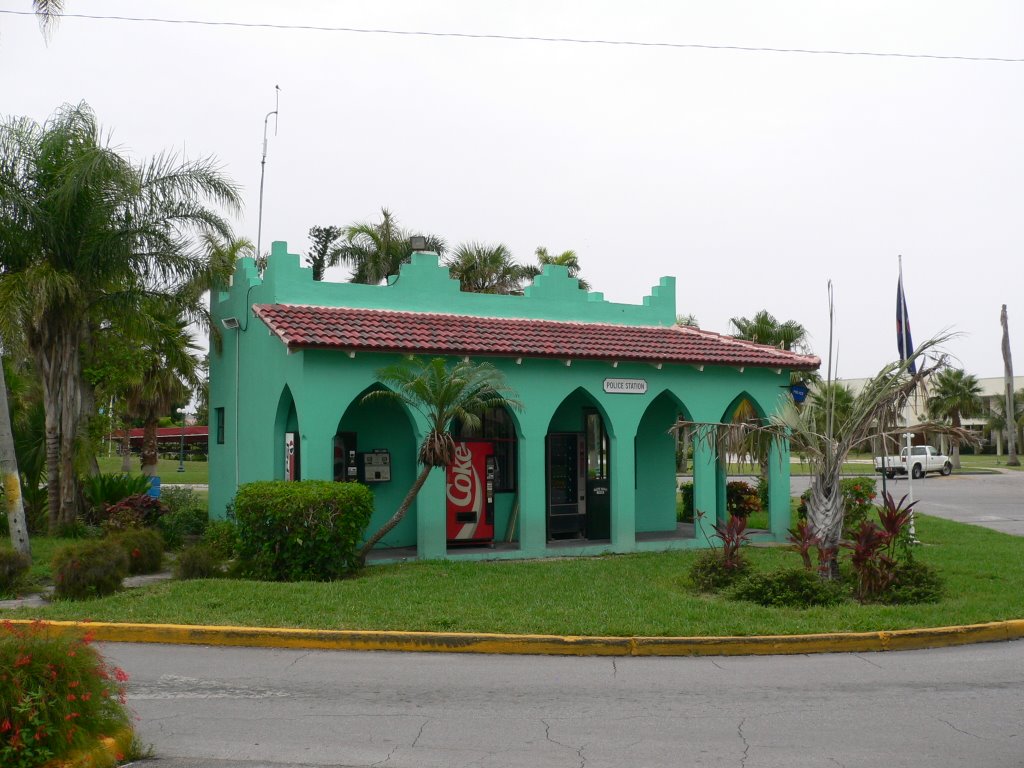 Polica Station, Port Lucaya, Bahamas by marchi8562