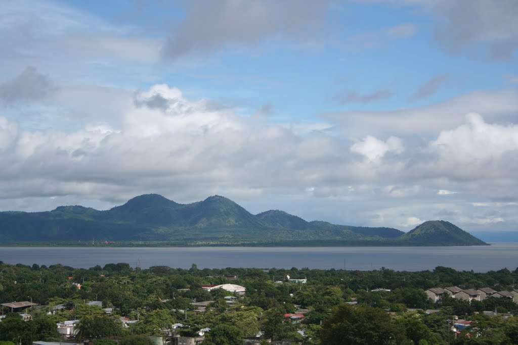 Peninsula de Chiltepe. Vista desde Managua by lopezgrj