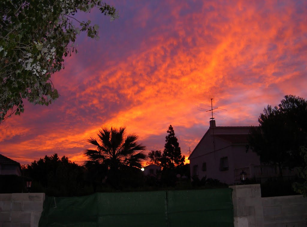 Atardeciendo, en Pisnella (Busot) by toniron