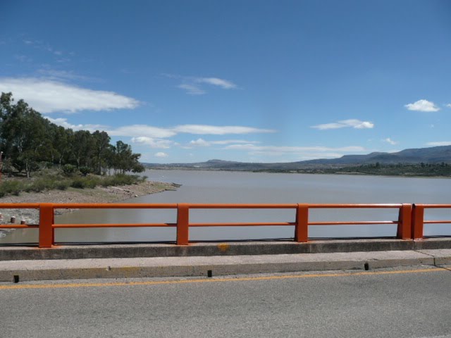 Presa de san miguel de allende by menysoxio