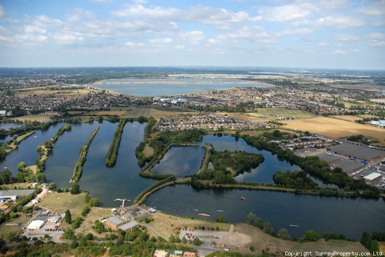 Bedfont Lakes by ResidentTourist