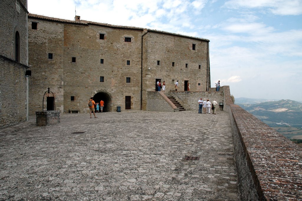 Cortile della Fortezza by Stefano Conte