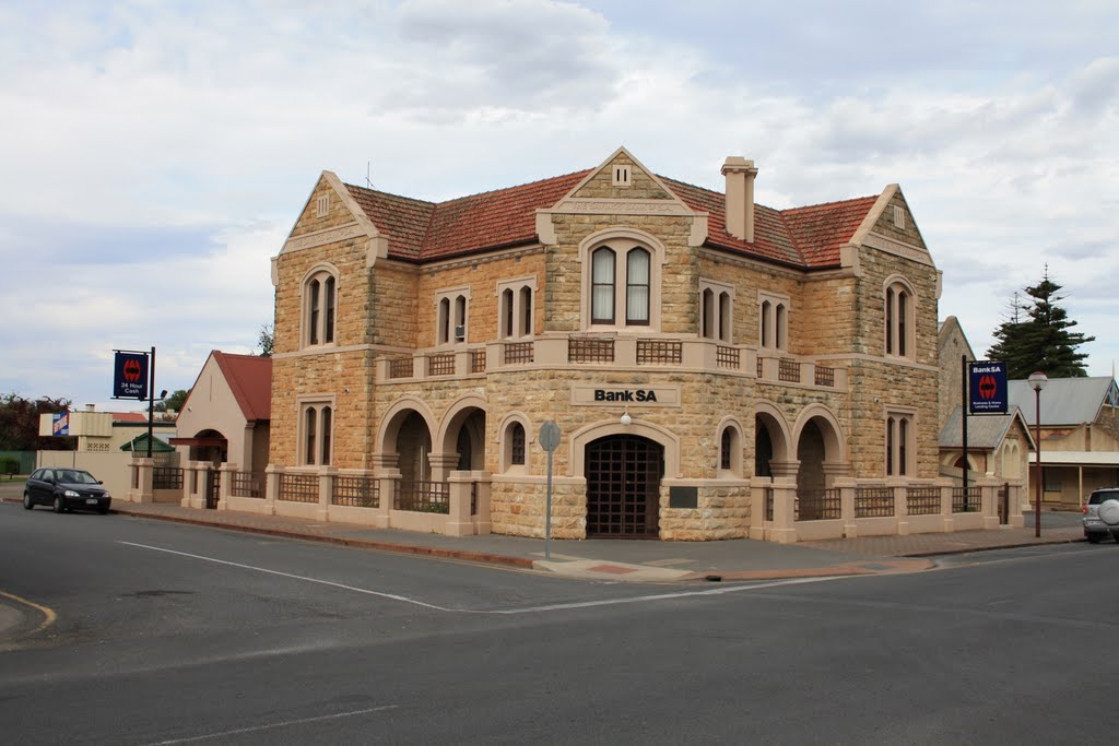 Bank SA Strathalbyn by Don Nairn