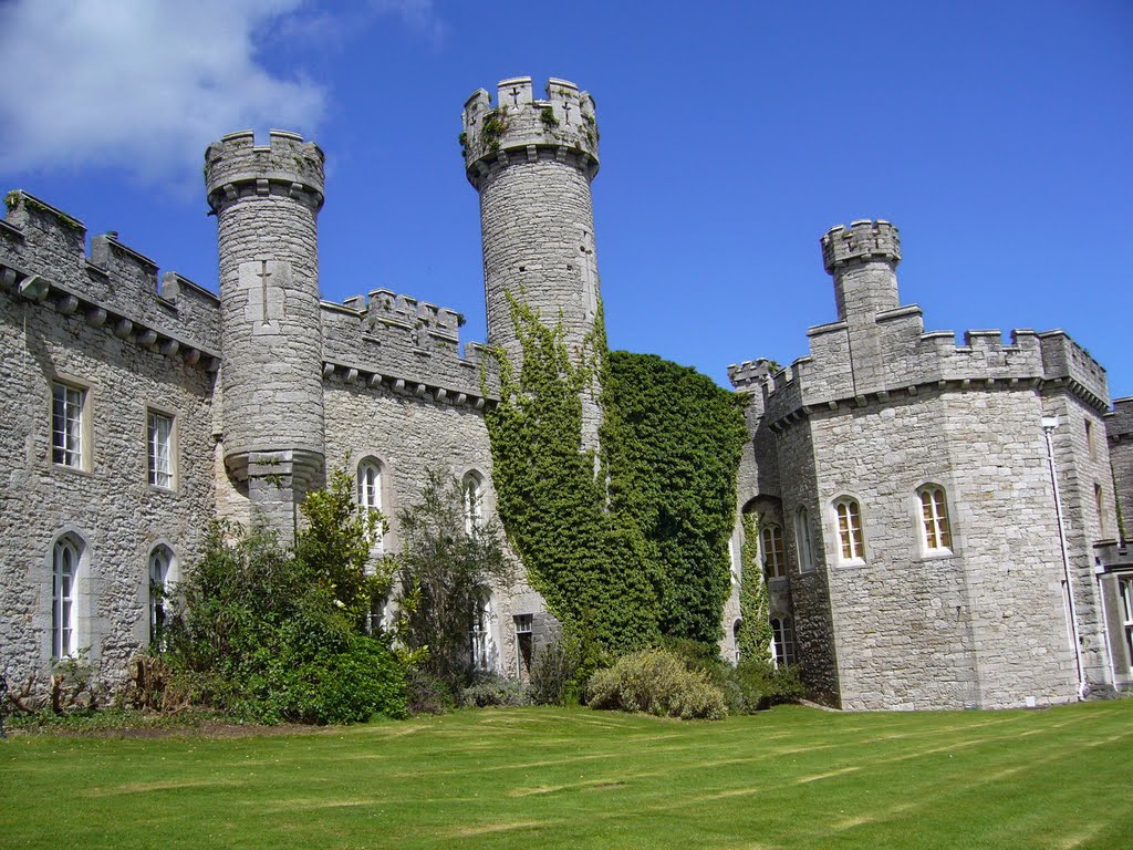 Bodelwyddan castle by Yanat