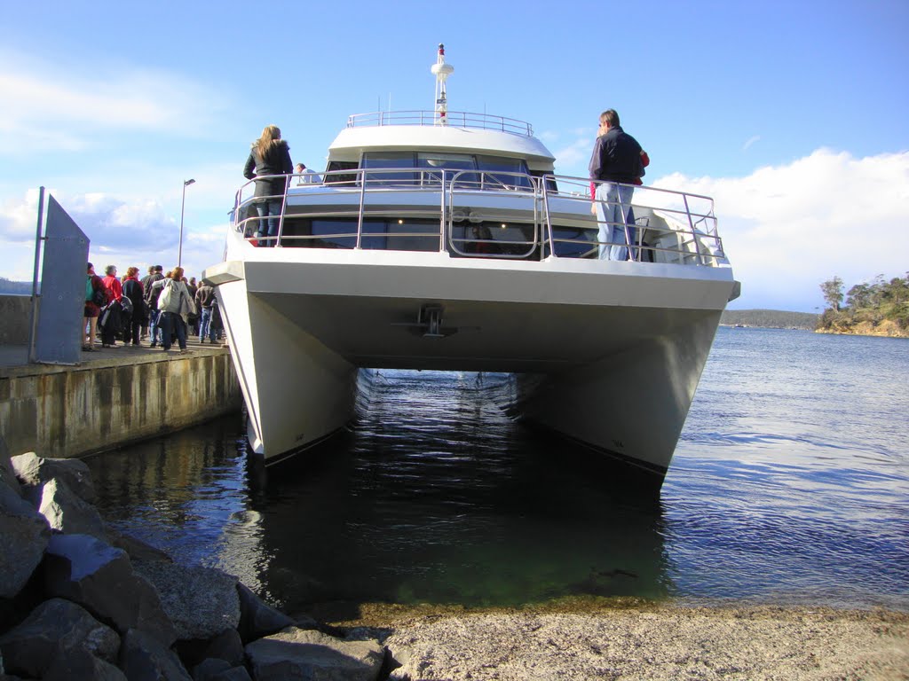 Pepermint Bay "II" at Ferry Station on Bruny Island by Thomas Brummel