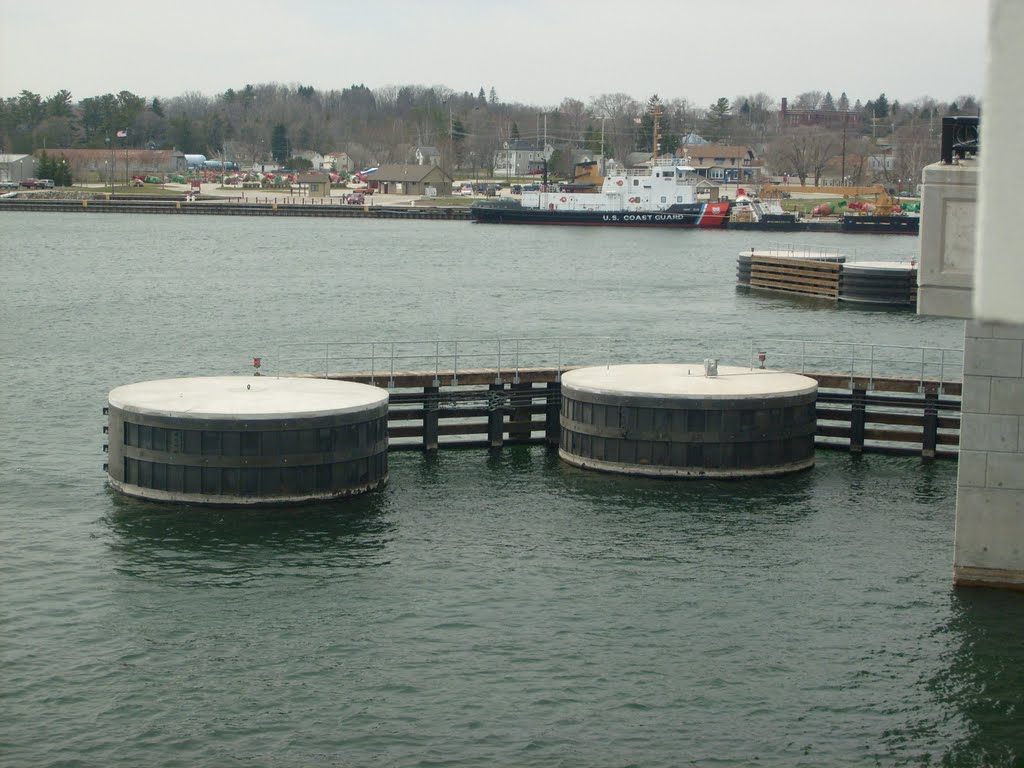 Sturgeon Bay from Oregon St. Bridge by mduffy