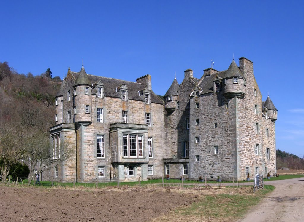 Castle Menzies near Aberfeldy by morganjake