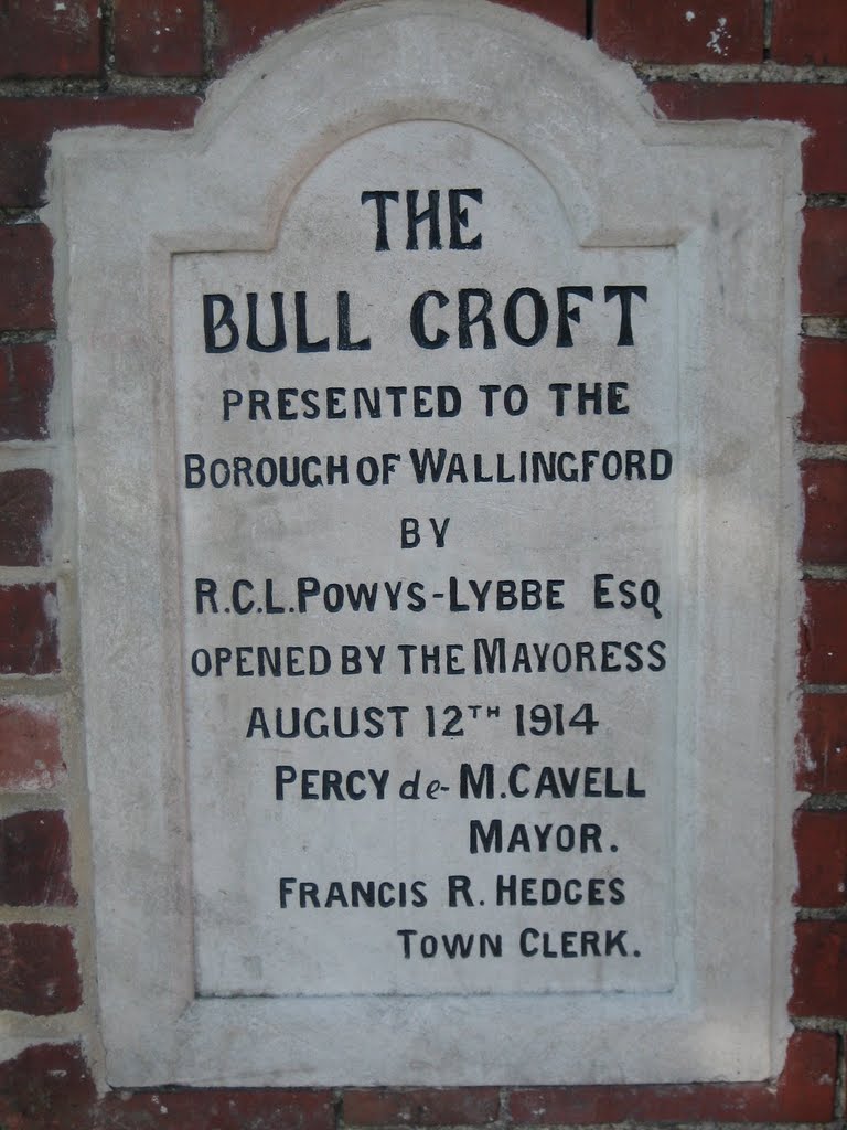 Entrance to the Bullcroft, Wallingford by Wallingford Bloke