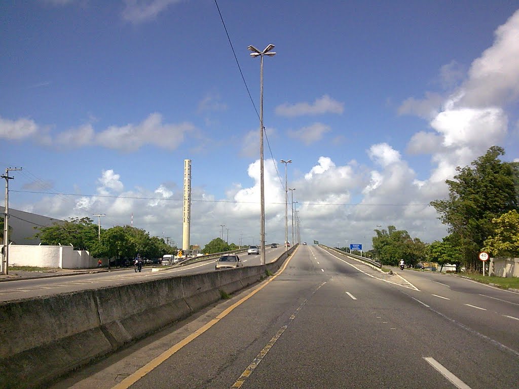 Viaduto Sonrisal by Célio Henrique