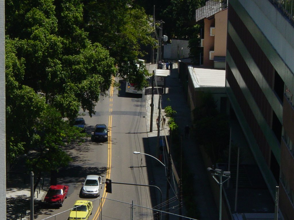 Vista de Rua Cosme Velho - Rio de Janeiro/RJ by lucianaclmv