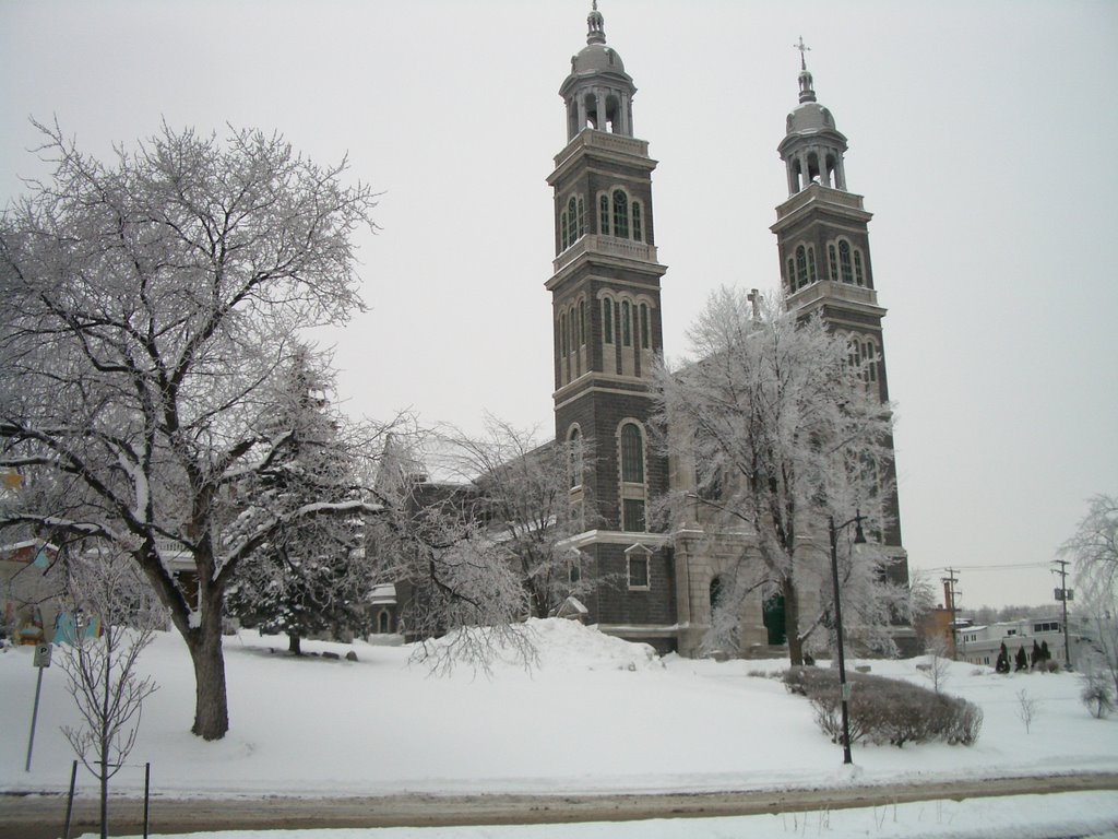 Saguenay - Chicoutimi - Cathédrale by Réal Tremblay