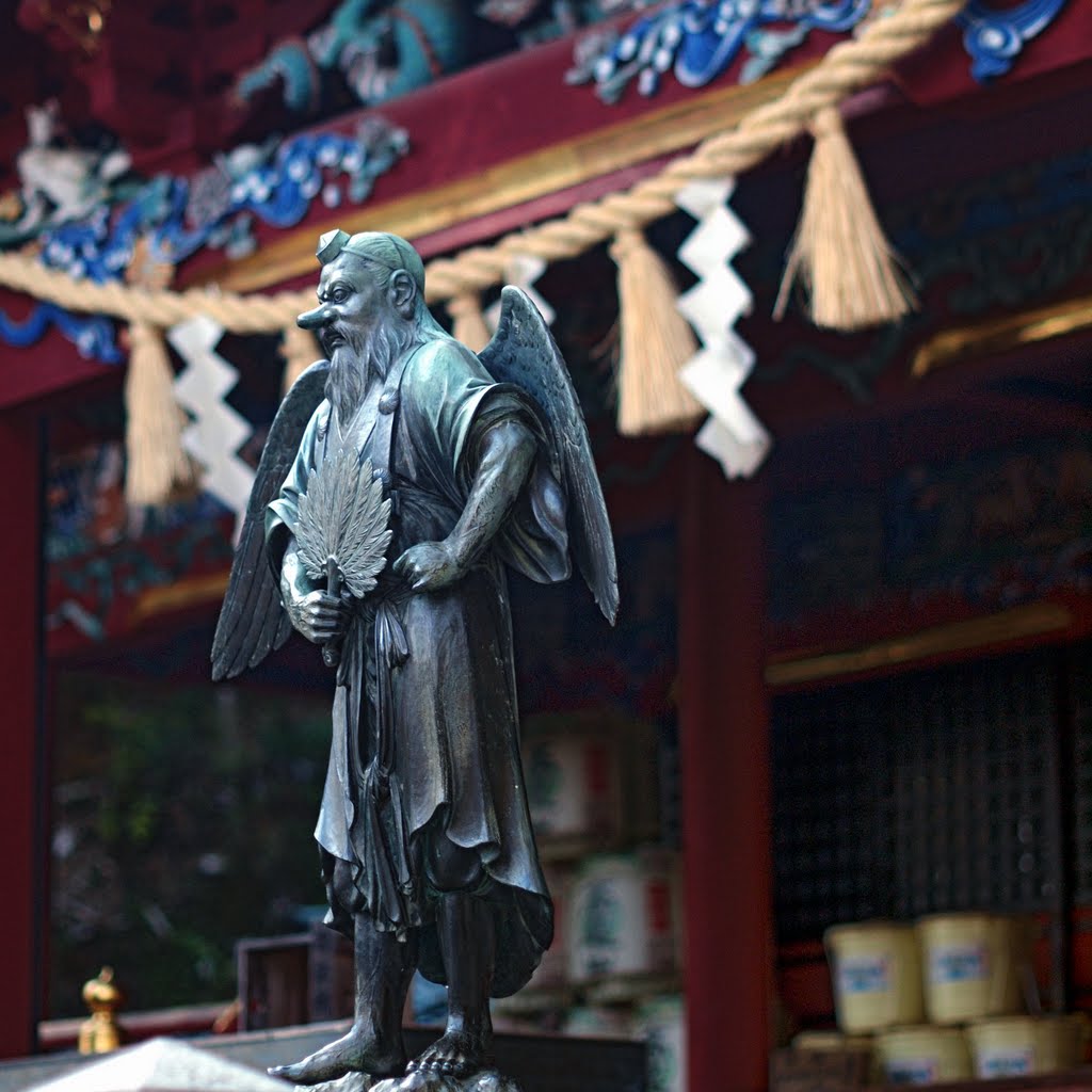 A statue of Tengu at Takao-san Yakuouin by taoy (2sq)