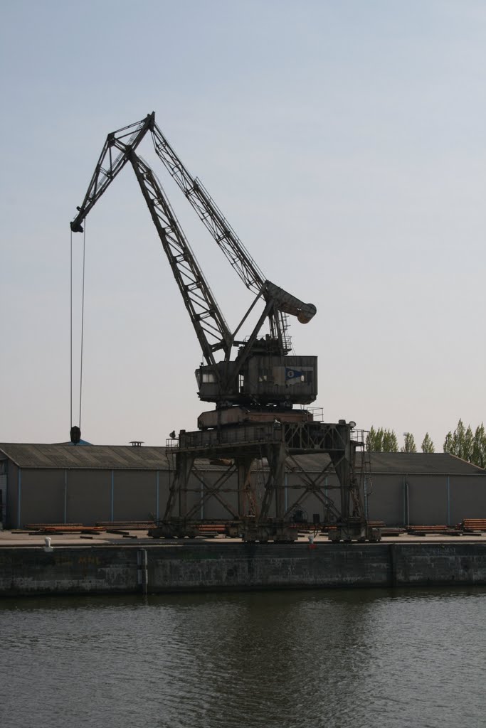 Grue du port de Bruxelles by tibius