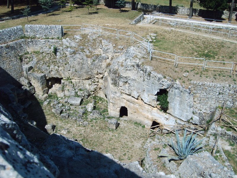 Palazzolo Acreide - Teatro Greco by bloemendaalh