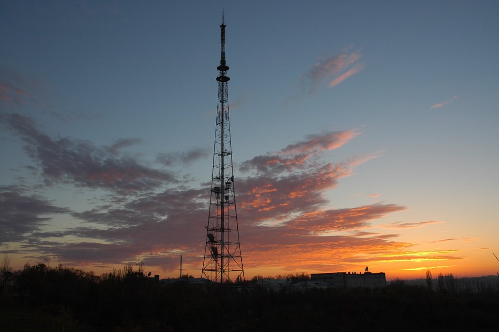 Terrestial television broadcast tower by Convolution