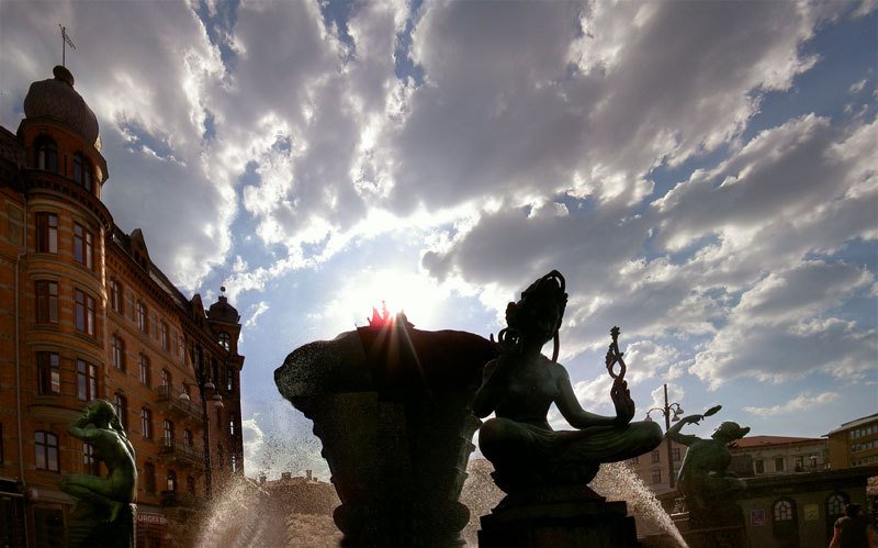 Fountain at Jarntorget - Göteborg, SWEDEN by Kurt Lightner