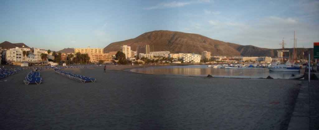 Los cristianos beach by caalpe