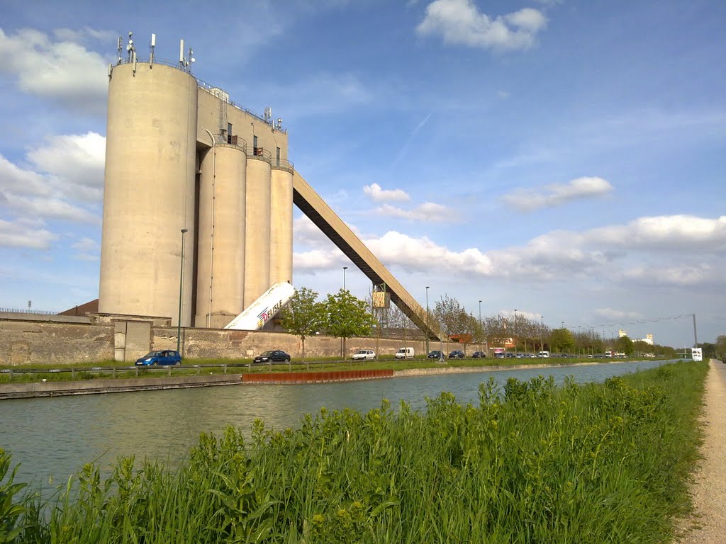 Silo... by Raphael_D