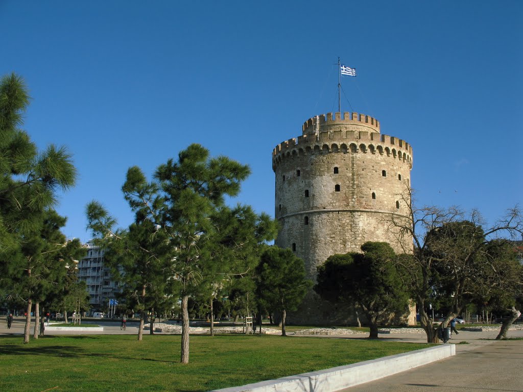 White Tower of Thessaloniki / Λευκός Πύργος by Dragan Antić