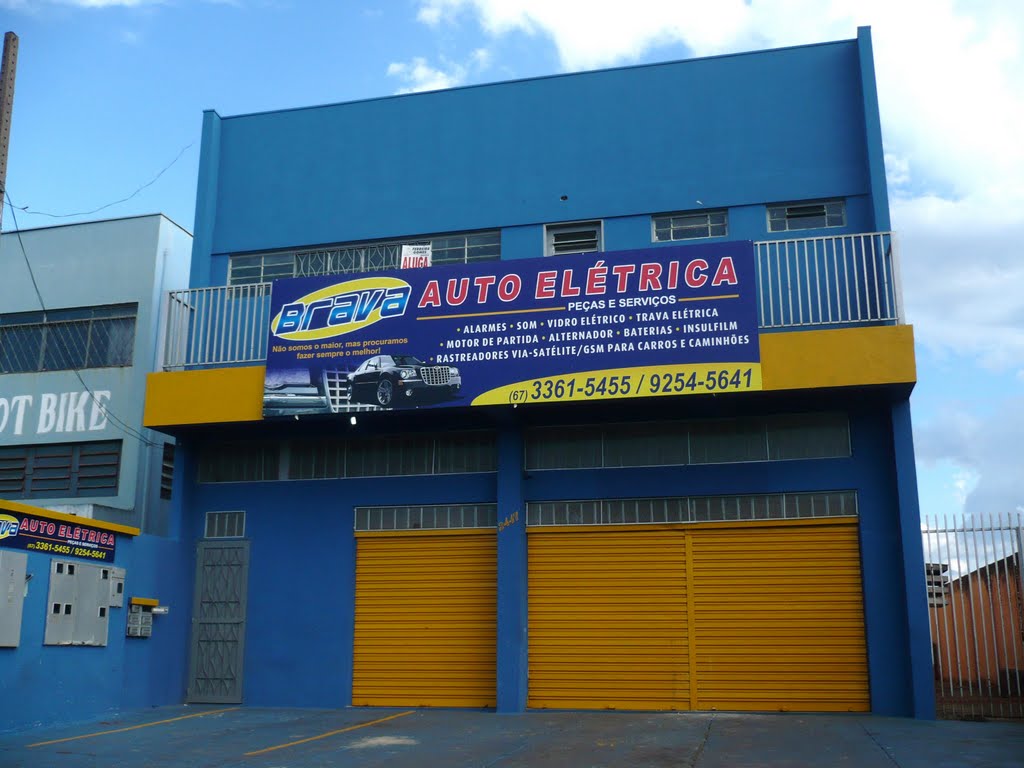 Brava Auto Elétrica na Av. Júlio de Castilho - Campo Grande/MS by Carlos Morcego