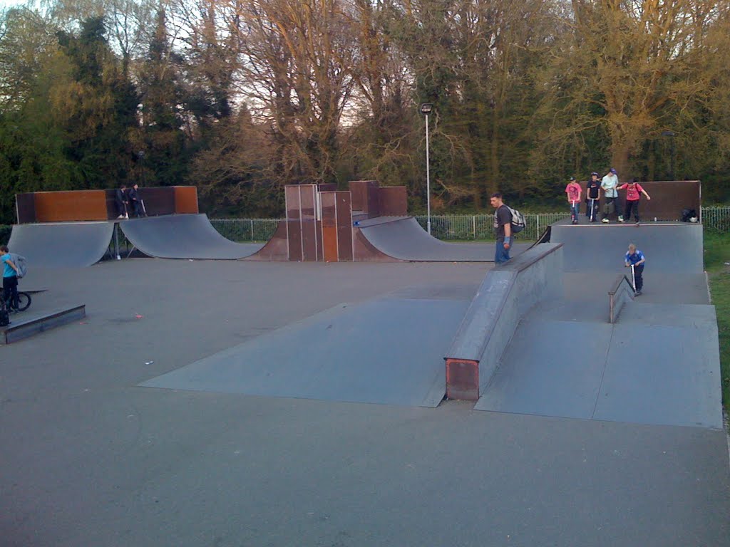 LIGHTS WITH PUSH BUTTON WOKING SKATEPARK - WOKING by MATTKINGTHESKATER