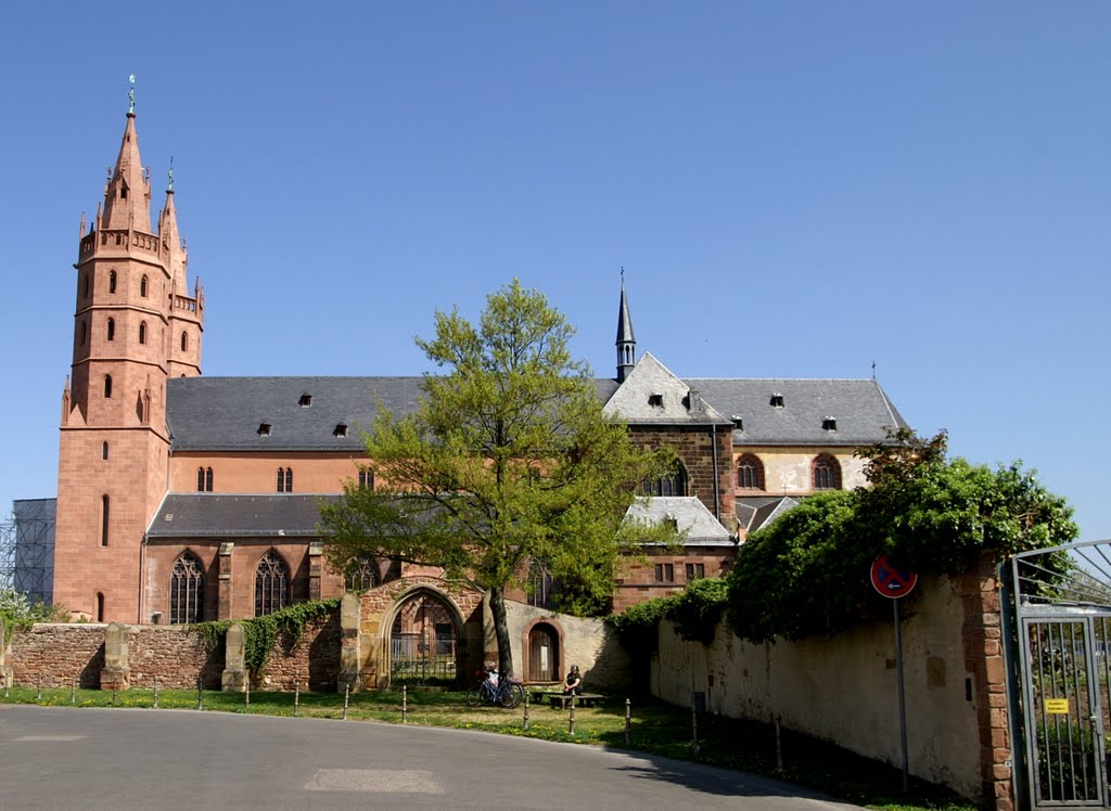 Liebfrauenkirche by Peter W. Ehl