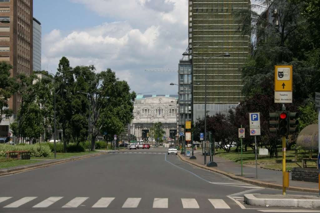 Towards Centrale F.S. by MBagyinszky