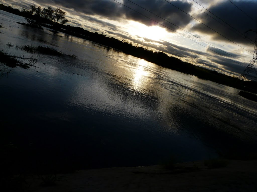 Atardecer en Colastine Sur by roberto aguirre molina