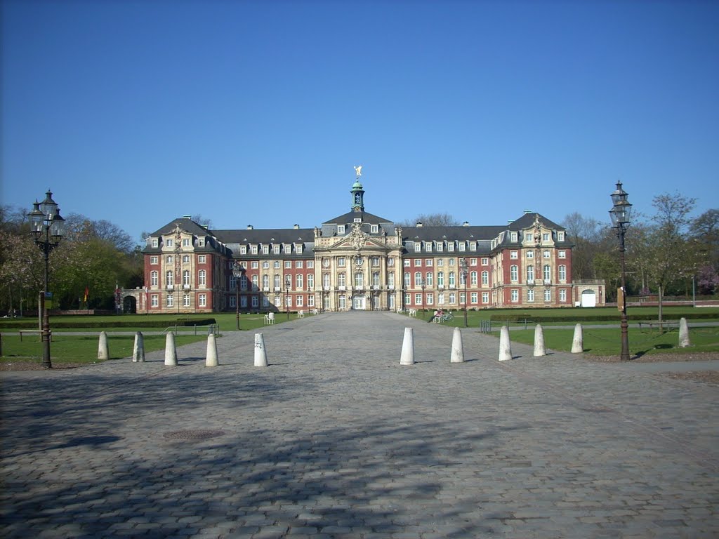 Münster ( Schloss Münster ) April 2010 by DortmundWestfalica